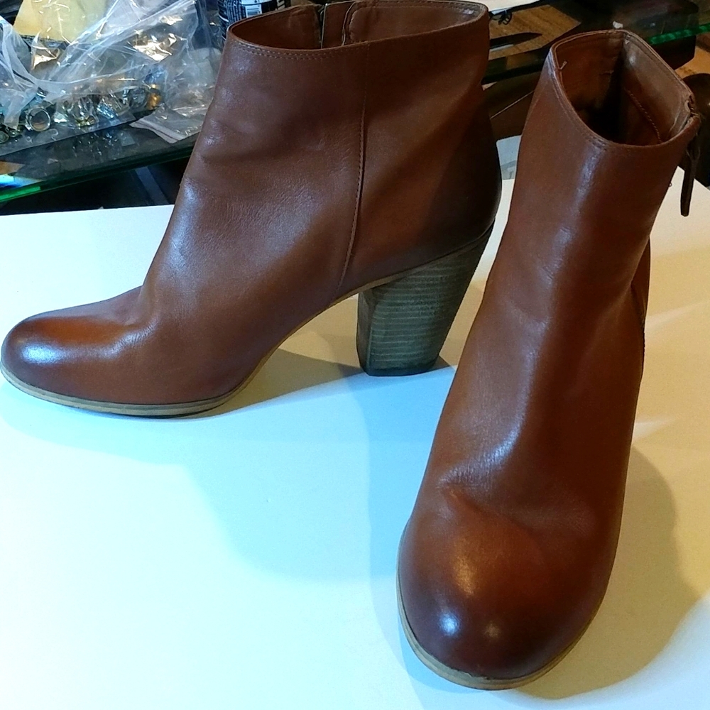 BP  Trolley Brown Ankle Boots